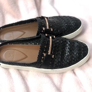 Shiny Black-Braid, Closed Toe Slides